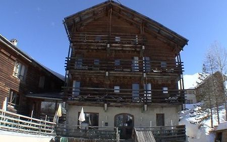 Le Grand Tetras Hotell Saint-Vérand Exteriör bild