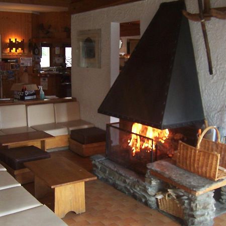 Le Grand Tetras Hotell Saint-Vérand Exteriör bild