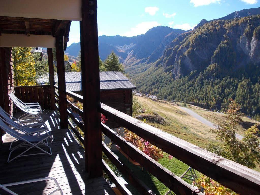 Le Grand Tetras Hotell Saint-Vérand Exteriör bild